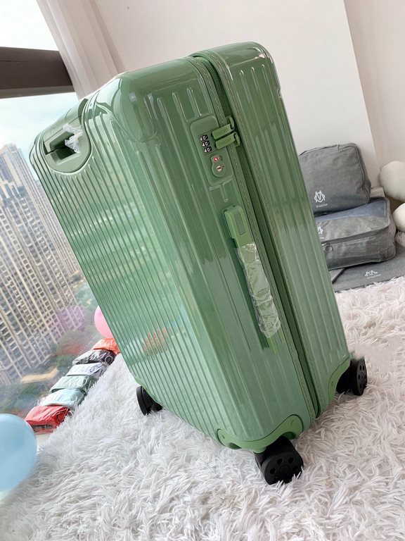 Rimowa Trolley caseluggageUltra-light pc zipper case, must get the same high value trolley case of YiYiChixi! Rimowa Essential new color collection! When you're young, you need to look good to travel! Color Sage Green 20