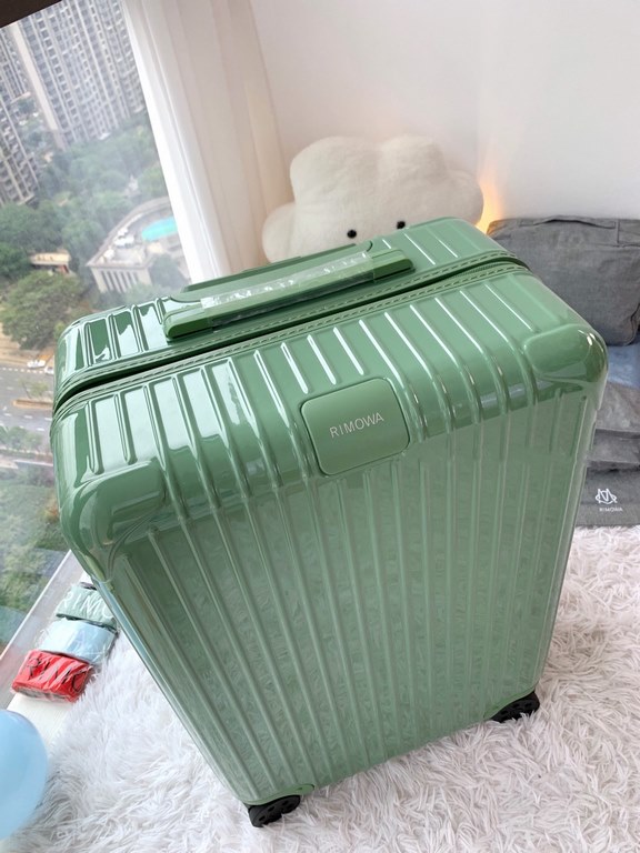 Rimowa Trolley caseluggageUltra-light pc zipper case, must get the same high value trolley case of YiYiChixi! Rimowa Essential new color collection! When you're young, you need to look good to travel! Color Sage Green 20