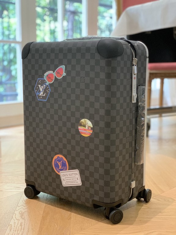 LOUIS VUITTON-HORIZON four-wheeled trolley case 55cm Specifications 38  55  21 (L  H  W) counter genuine quality In stock!L V Horizon trolley case is a classic piece created by the brand in collaboration with designer Ma