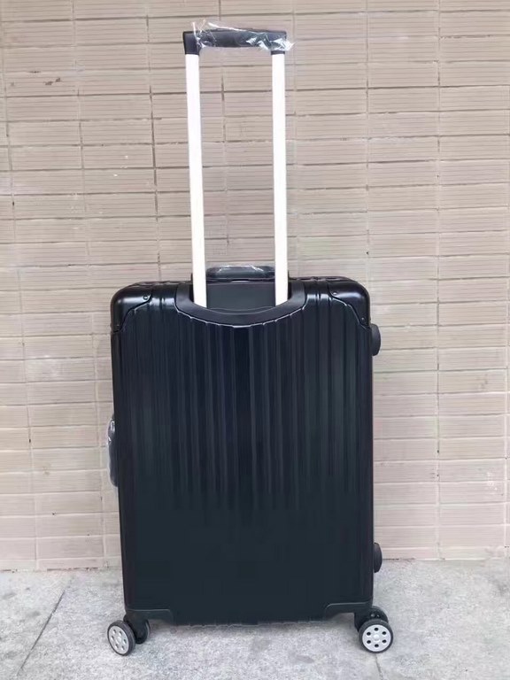 rimowa rimowa suitcase   model number1520pc regular model 秘 combination lock    material ultra-lightweight carbonate polyester material made of   stylish new single trolley handle   infinite trolley handle (can be stoppe