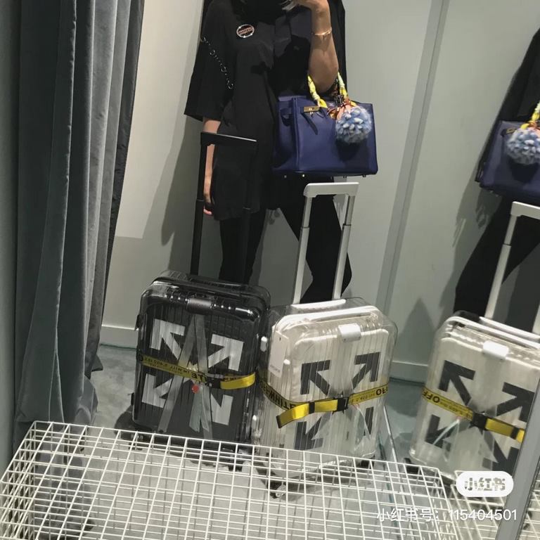 Rim@wa x Off White Collaboration LuggageThe Off Collaboration Clear Luggage, comes in a second generation version and I know the whole fashion world should go crazy again! I was unable to resist my little heart and took 