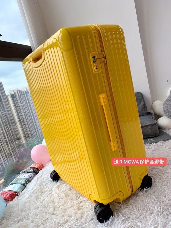 [Oilfield Gold] RIMOWA Zhimowa new color suitcase, easy to use the same Essential series, colorful, enjoy the journey. Using the national universal TSA customs lock, upgraded version of the simple logo fashion high-end, 