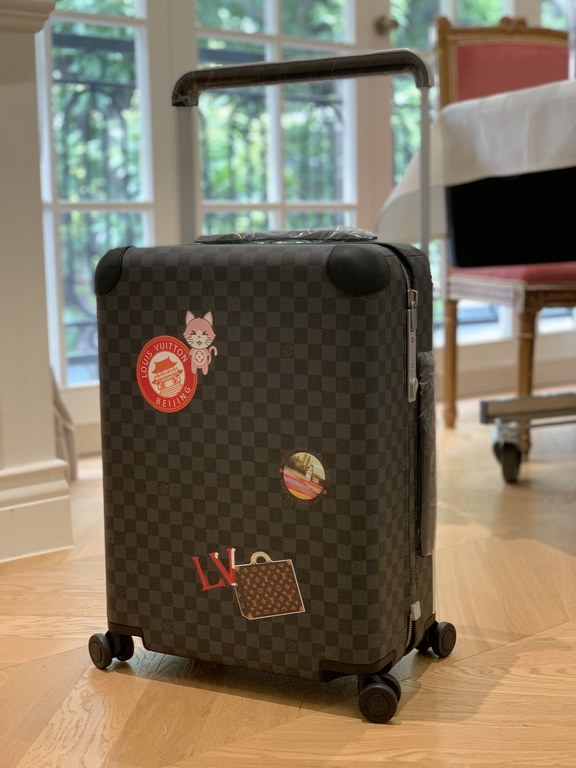 LOUIS VUITTON-HORIZON four-wheeled trolley case 55cm Specifications 38  55  21 (L  H  W) counter genuine quality In stock!L V Horizon trolley case is a classic piece created by the brand in collaboration with designer Ma