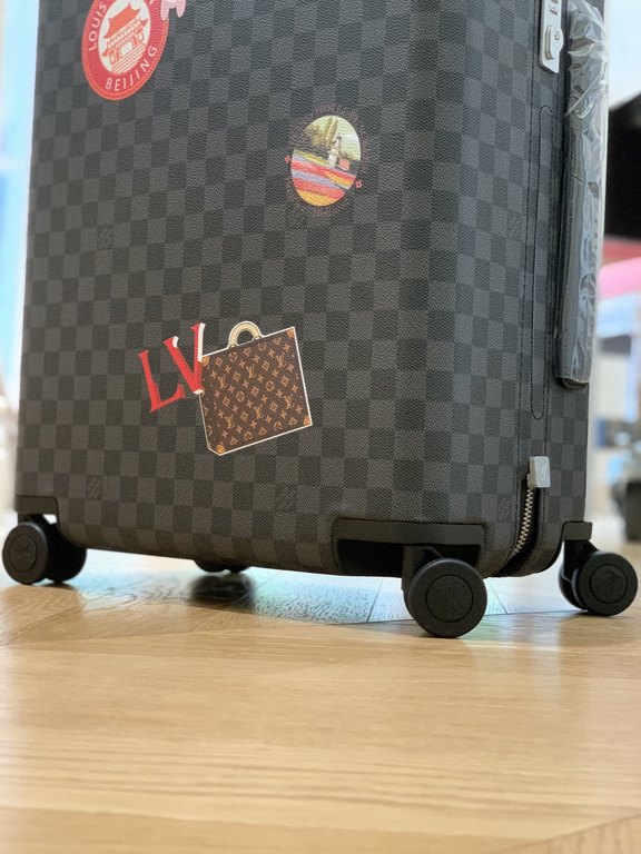 LOUIS VUITTON-HORIZON four-wheeled trolley case 55cm Specifications 38  55  21 (L  H  W) counter genuine quality In stock!L V Horizon trolley case is a classic piece created by the brand in collaboration with designer Ma