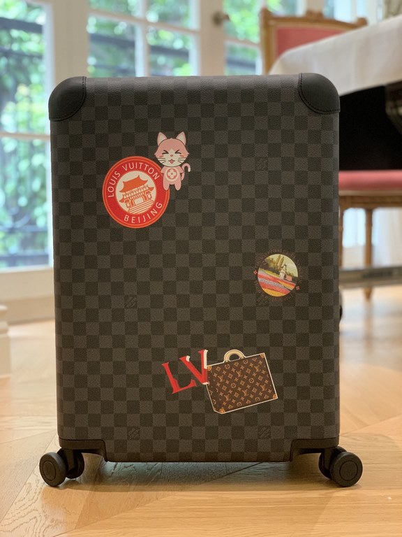 LOUIS VUITTON-HORIZON four-wheeled trolley case 55cm Specifications 38  55  21 (L  H  W) counter genuine quality In stock!L V Horizon trolley case is a classic piece created by the brand in collaboration with designer Ma