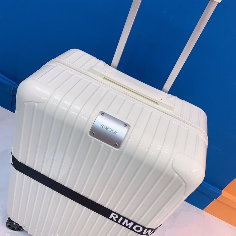 [White]    White is like ceramics, warm and translucent, a symbol of purity and integrity, rice-like translucency, sweet and beautiful.RIMOW@Sumova new color suitcase, YiYangQianXi same Essential series, colorful, enjoy 