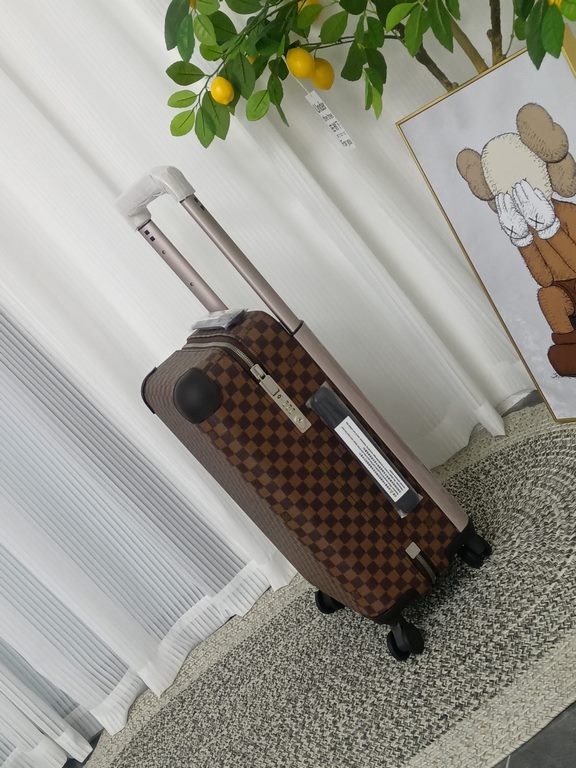 Model #N23204Size 365019cmCapacity 28 liters Weight 2.6kgMaterial ultra-lightweight Monogram canvas material   mesh lining   cowhide leather corners   metal fittings   large external trolley The latest version of the 202