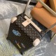 Model No. 01555cm customized limited editionSupport customized signature, can be customized to the patternThis season's Horizon 55cm four-wheeled suitcase is made from Damier Graphite canvas and features a new colorful i