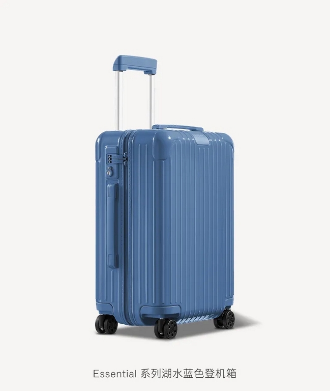 RIMOWA China brand ambassador #Song Xi performs #RIMOWAessential series of lake blue boarding box, with deep and dreamy imagination color, releasing free and dynamic atmosphere.