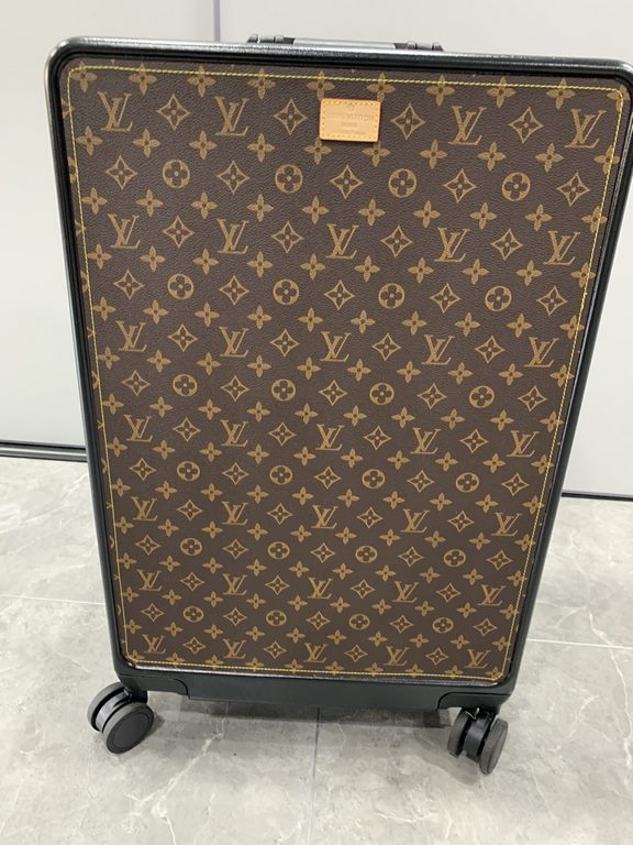 LV Louis Vuitton vintage luggagetrolley caseAnother set of new fashion favorites   This vintage shaped trolley case has its own unique kind of fashionable and dry style, strength and value are online   Pan him! Iconic re