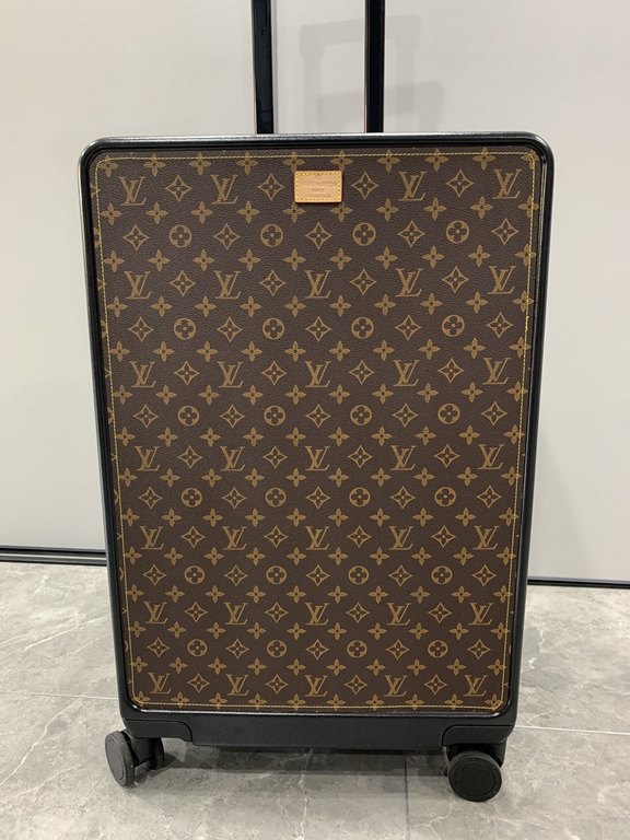 LV Louis Vuitton vintage luggagetrolley caseAnother set of new fashion favorites   This vintage shaped trolley case has its own unique kind of fashionable and dry style, strength and value are online   Pan him! Iconic re