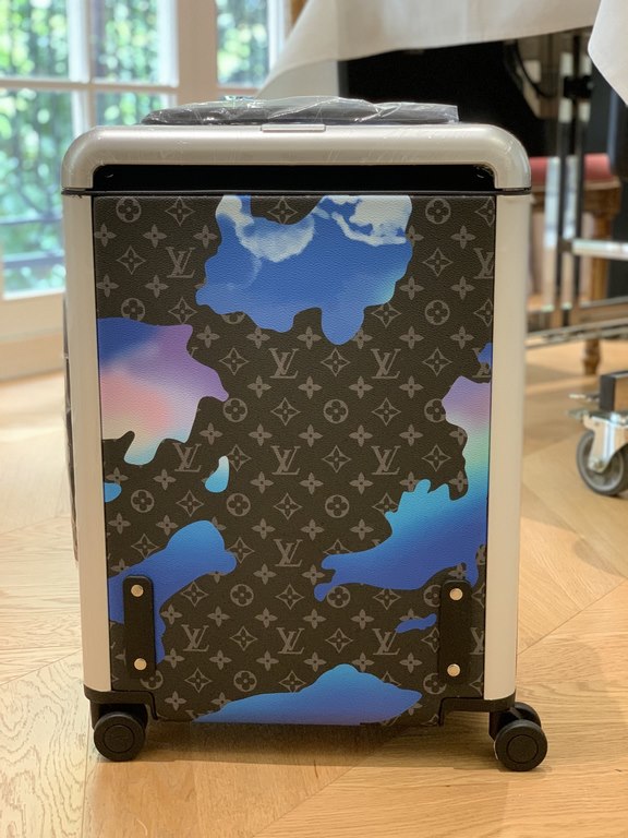 LOUIS VUITTON-HORIZON four-wheeled trolley case 55cm Specifications 38  55  21 (L  H  W) counter genuine quality In stock!L V Horizon trolley case is a classic piece created by the brand in collaboration with designer Ma