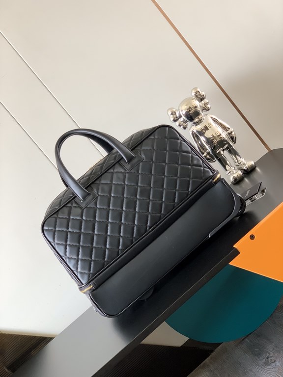 GF4343XNE Chanel classic diamond lattice trolley case can also be handheld with   has been a large number of shipments of Oh, travel shopping must-have models, double-layer capacity is very touching    bottom   device sh