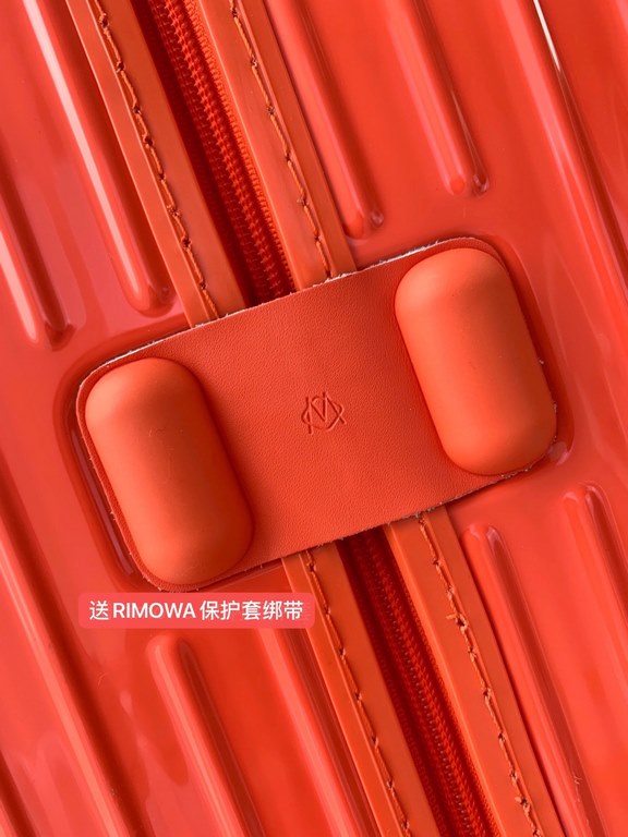 [Coral Orange] RIMOWA Zhimowa new color suitcase, easy to use the same Essential series, colorful, enjoy the journey. Using the national universal TSA customs lock, upgraded version of the simple logo fashion high-end, u