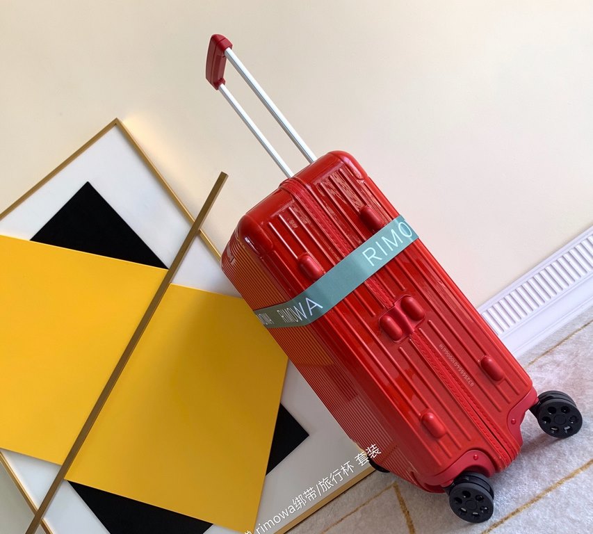 Rimowa Trolley caseluggageUltra-light pc zipper case, must get the same high value trolley case of YiYiChixi! Rimowa Essential new color collection! When you're young, you need to look good to travel!  Free Rimowa StrapM