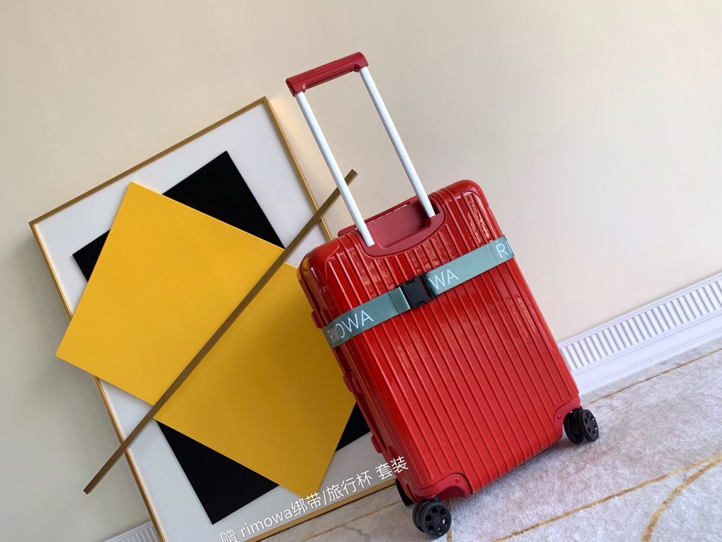 Rimowa Trolley caseluggageUltra-light pc zipper case, must get the same high value trolley case of YiYiChixi! Rimowa Essential new color collection! When you're young, you need to look good to travel!  Free Rimowa StrapM