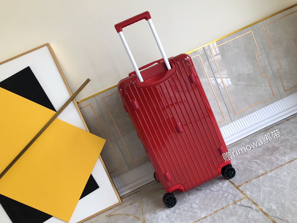 Rimowa Luggage  Luggage[PC zipper case] Must get the same high-color suitcase of Yi Yi Qianxi! New color series! Recently it is really a fire ah   meta full of Rimowa essential trunk plus series, the little name of the s