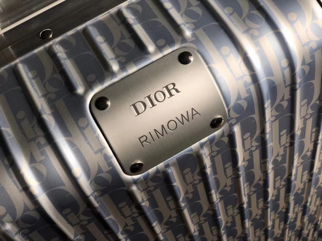 Dio.r luggage] Rimow.a X Dio.r cooperation limited edition original single highest version # Paris springsummer new products will be unveiled in 2020 launch, incorporating a lot of D's elements, bringing together art, fa