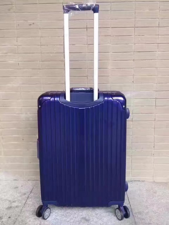 rimowa rimowa suitcase   model number1520pc regular model 秘 combination lock    material ultra-lightweight carbonate polyester material made of   stylish new single trolley handle   infinite trolley handle (can be stoppe