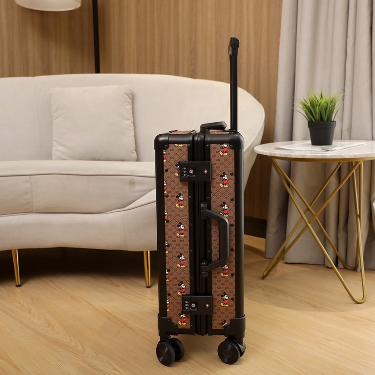 GUCC. I Gu. Qi luggage  trolley caseAnother set of new fashion favorites, this kind of retro-form ancient pull box has its own unique special a fashionable and competent style, strength and value are online   Pan him! Cl