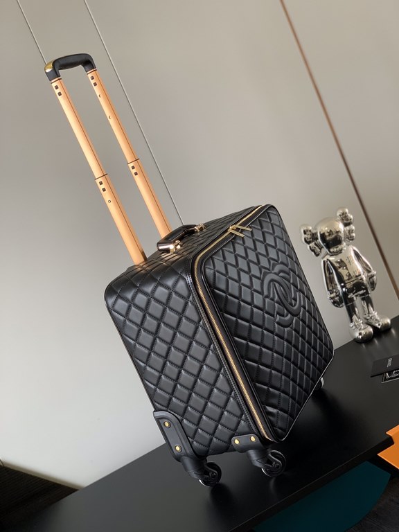 GF4343XNEClassic diamond lattice large double C trolley case Home travel must-have  Cool trend top Imported fabric feel awesome Universal wheel Easy to drag! Bring it with you to spend a pleasant journey           16 inc