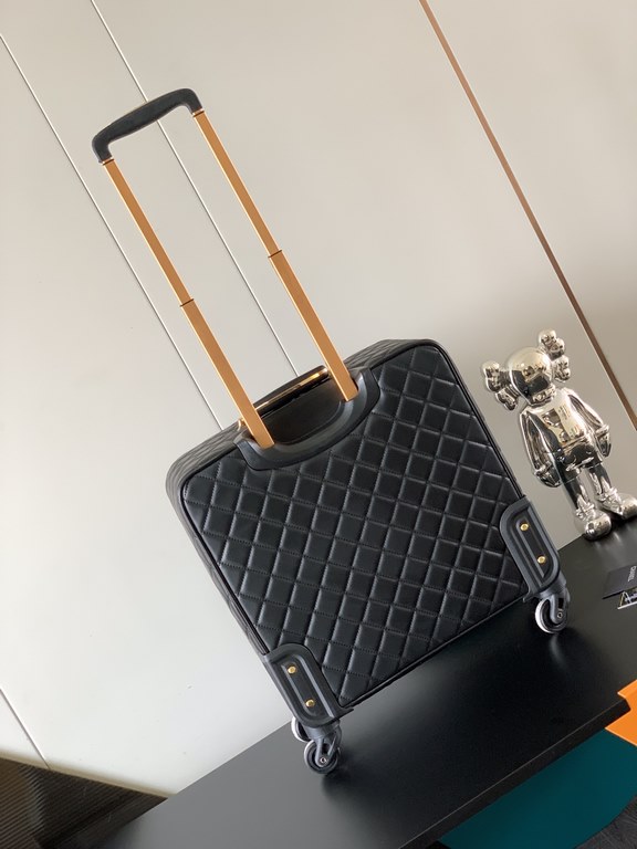 GF4343XNEClassic diamond lattice large double C trolley case Home travel must-have  Cool trend top Imported fabric feel awesome Universal wheel Easy to drag! Bring it with you to spend a pleasant journey           16 inc