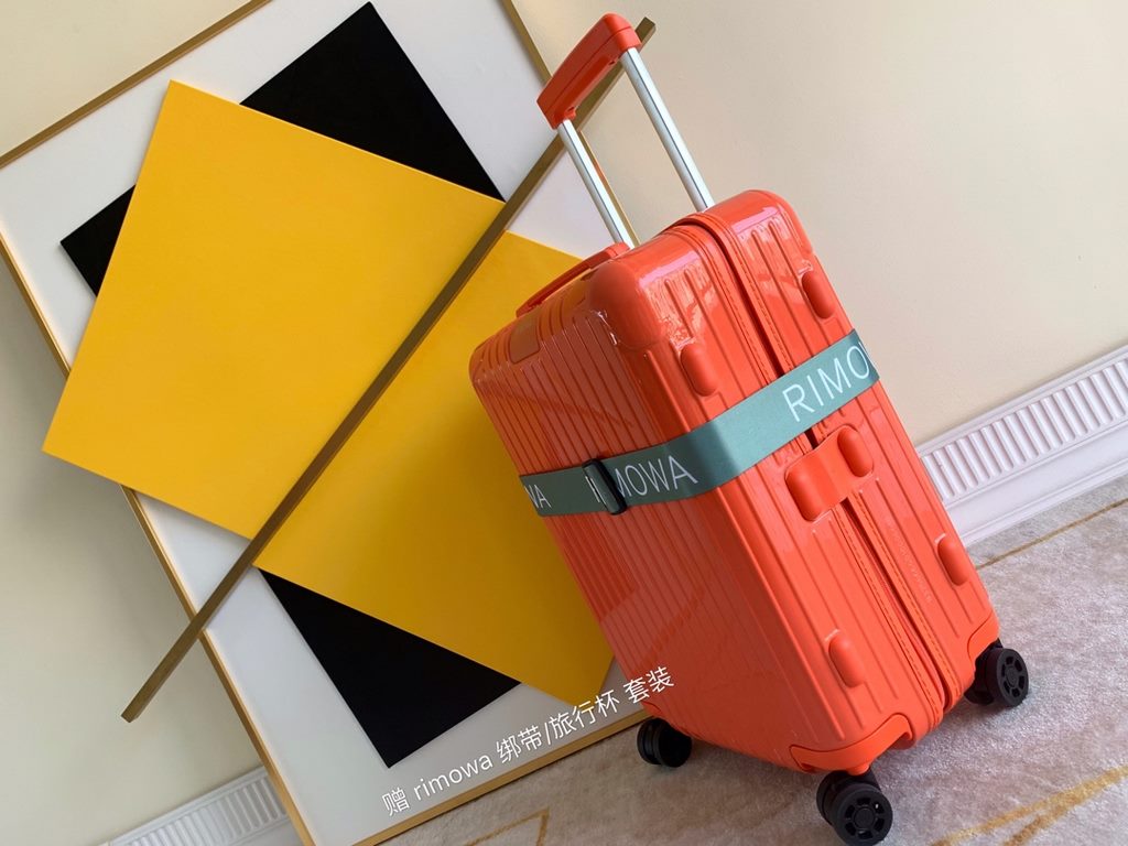 Rimowa Trolley caseluggageUltra-light pc zipper case, must get the same high value trolley case of YiYiChixi! Rimowa Essential new color collection! When you're young, you need to look good to travel!  Free Rimowa StrapM