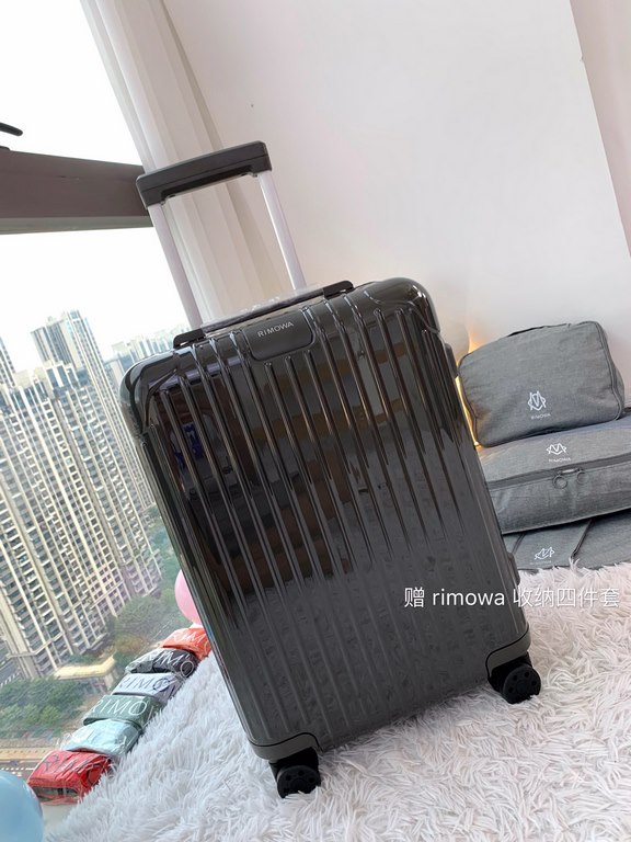 Rimowa Trolley caseluggageUltra-light pc zipper case, must get the same high value trolley case of YiYiChixi! Rimowa Essential new color collection! When you're young, you need to look good to travel! Rimowa Organizer Se