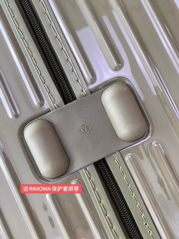 [Cactus green] RIMOWA Zhimowa new color suitcase, easy to use the same Essential series, colorful, enjoy the journey. Using the national universal TSA customs lock, upgraded version of the simple logo fashion high-end, u