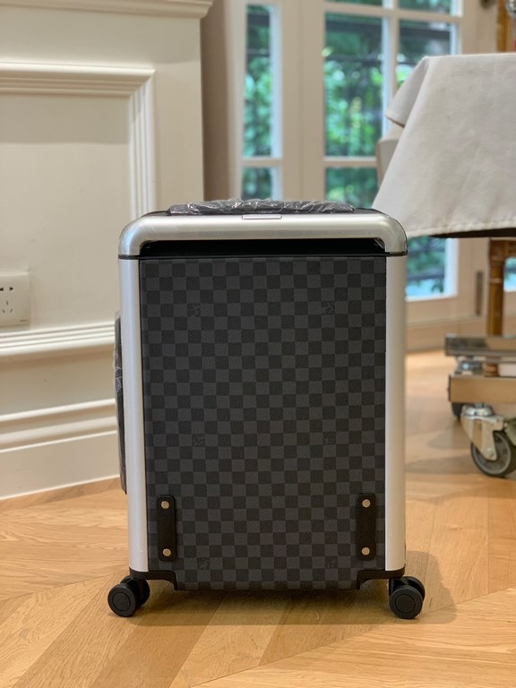 LOUIS VUITTON-HORIZON four-wheeled trolley case 55cm Specifications 38  55  21 (L  H  W) counter genuine quality In stock!L V Horizon trolley case is a classic piece created by the brand in collaboration with designer Ma