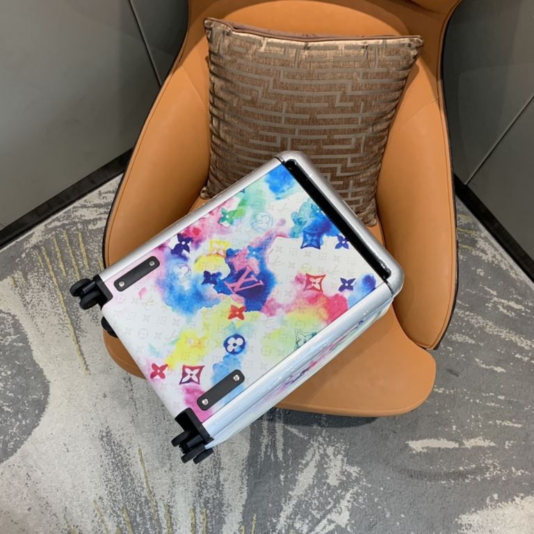 This Horizon 55 luggage is made from Monogram Watercolor Multico canvas and features Virgil Abloh's watercolor paintings of the Monogram pattern to recreate a rainbow illusion. The wheels are lightweight and flexible, an