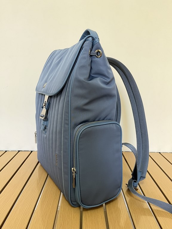 New backpacks from SumerianNew product shipment!Large size, stone gray, nylon flap, shipping now!Detailed picturesAccept pre-order, first-come-first-served, limited quantity!Size, Large