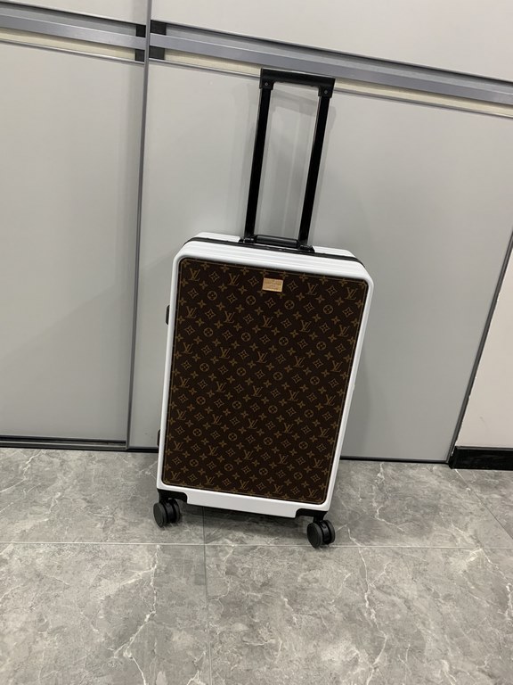 LV Louis Vuitton Old Flower LuggageTrolley CaseAnother set of new fashion favorites   This vintage shaped trolley case has its own unique kind of fashionable and dry style, strength and value are online   Pan him! Iconic