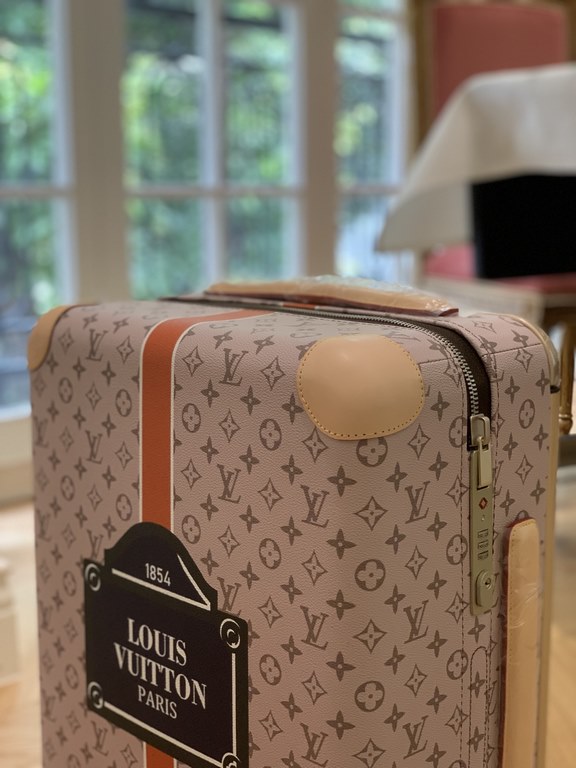 LOUIS VUITTON-HORIZON four-wheeled trolley case 55cm Specifications 38  55  21 (L  H  W) counter genuine quality In stock!L V Horizon trolley case is a classic piece created by the brand in collaboration with designer Ma