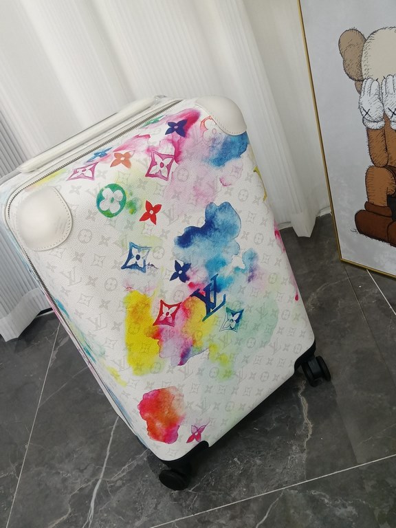 Capacity 28 liters Weight 2.6kgMaterial Ultra-lightweight Monogram canvas material   mesh lining   cowhide leather corners   metal fittings   large external trolley barThe newest version, version 2022, has a watercolor i