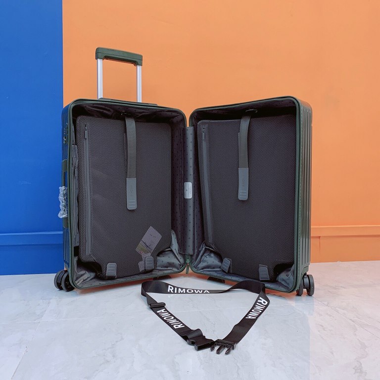 Ultralight pc, double rod series! The latest version of the counter, the head of the latest one-piece aluminum label, the wheels are also used in the counter the latest rimowa graphic logo, which forced much higher look 