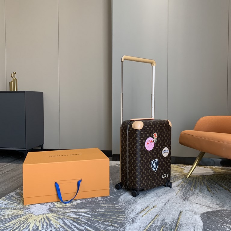 A new update, a limited editionThe new Horizon luggage revitalizes Wieden's legendary heritage with a creative twist. The iconic Monogram canvas is embellished with travel appliqués that harken back to the brand's herita