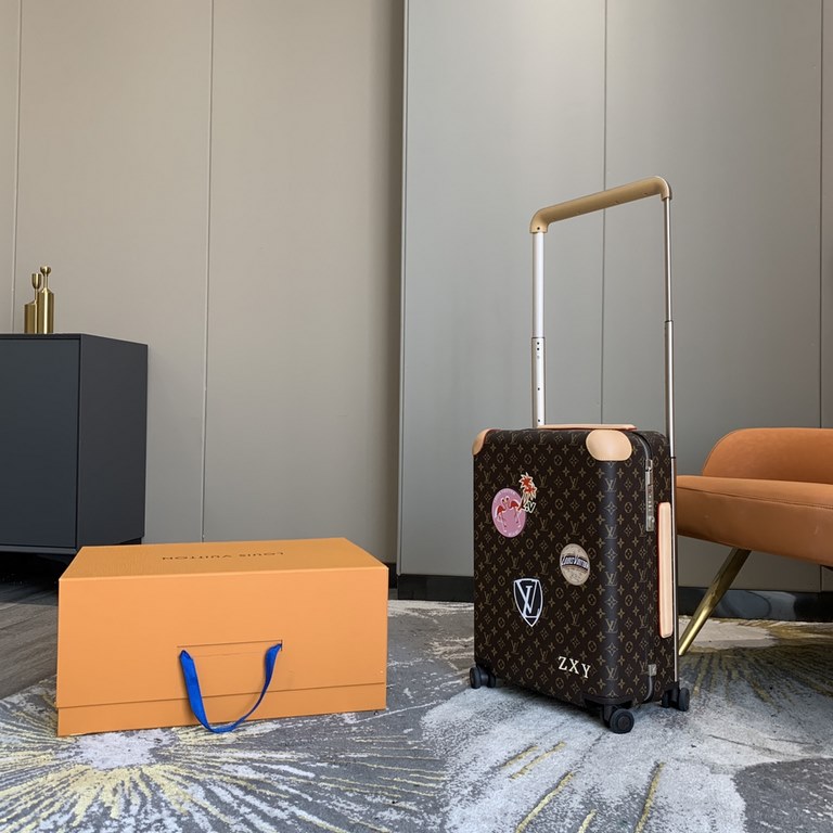 A new update, a limited editionThe new Horizon luggage revitalizes Wieden's legendary heritage with a creative twist. The iconic Monogram canvas is embellished with travel appliqués that harken back to the brand's herita