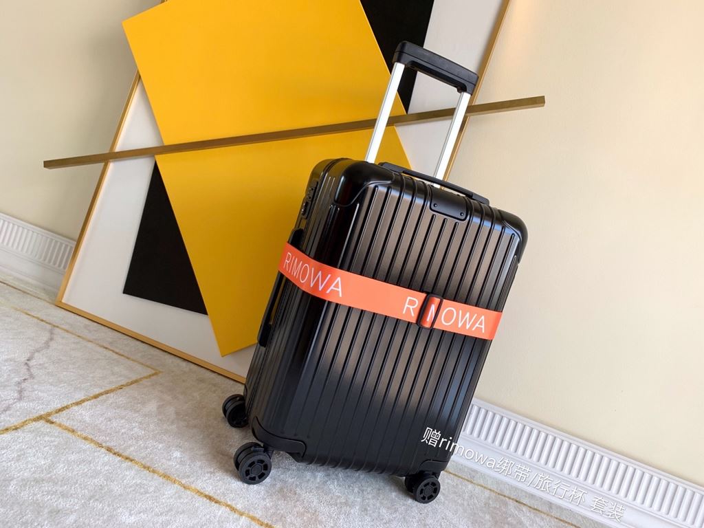 Rimowa Trolley caseluggageUltra-light pc zipper case, must get the same high value trolley case of YiYiChixi! Rimowa Essential new color collection! When you're young, you need to look good to travel!  Free Rimowa StrapM