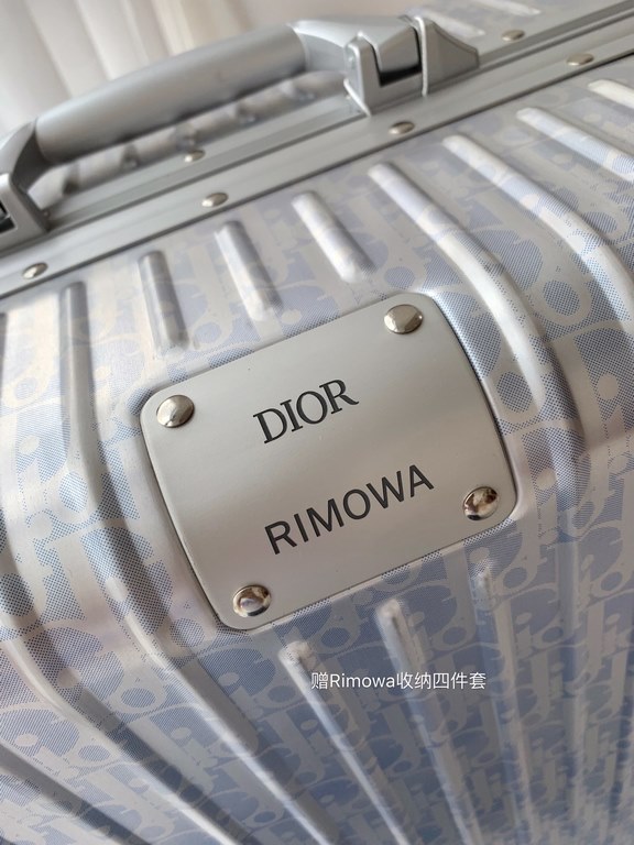 Top headline! The   SpringSummer 2020 Paris presentation featured a stunning Dio.r x Rimowa co-brand! A collection of luggage is full of details, with an innovative electrolytic polishing technique that vaguely reveals D