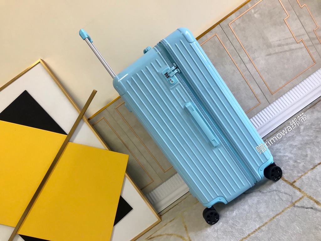 Rimowa Luggage  Luggage[PC zipper case] Must get the same high-color suitcase of Yi Yi Qianxi! New color series! Recently it is really a fire ah   meta full of Rimowa essential trunk plus series, the little name of the s