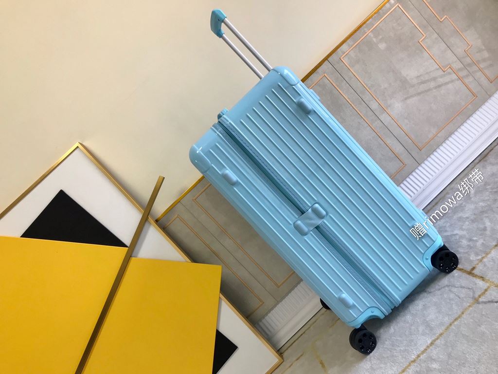 Rimowa Luggage  Luggage[PC zipper case] Must get the same high-color suitcase of Yi Yi Qianxi! New color series! Recently it is really a fire ah   meta full of Rimowa essential trunk plus series, the little name of the s