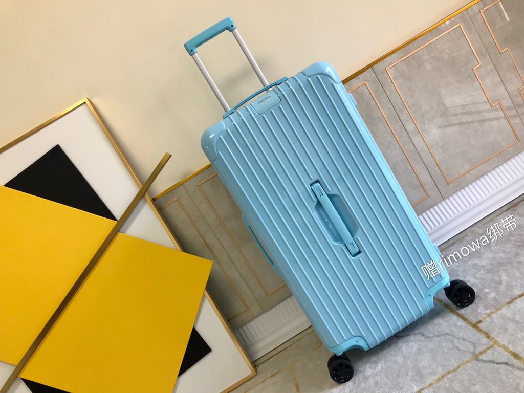 Rimowa Luggage  Luggage[PC zipper case] Must get the same high-color suitcase of Yi Yi Qianxi! New color series! Recently it is really a fire ah   meta full of Rimowa essential trunk plus series, the little name of the s