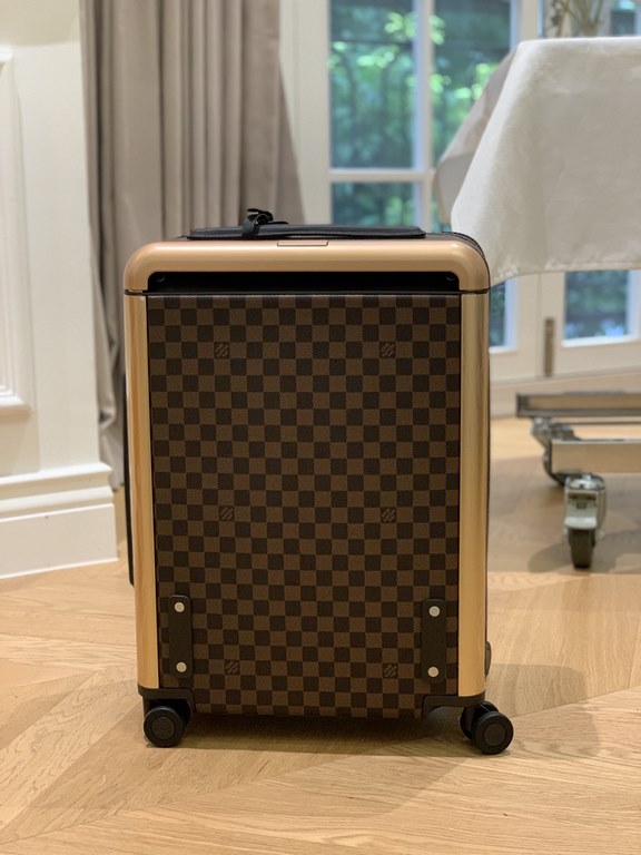 LOUIS VUITTON-HORIZON four-wheeled trolley case 55cm Specifications 38  55  21 (L  H  W) counter genuine quality In stock!L V Horizon trolley case is a classic piece created by the brand in collaboration with designer Ma