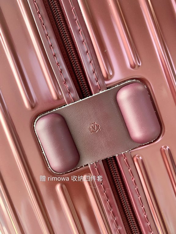 Rimowa Trolley caseluggageUltra-light pc zipper case, must get the same high value trolley case of YiYiChixi! Rimowa Essential new color collection! When you're young, you need to look good to travel! Rimowa Organizer Se