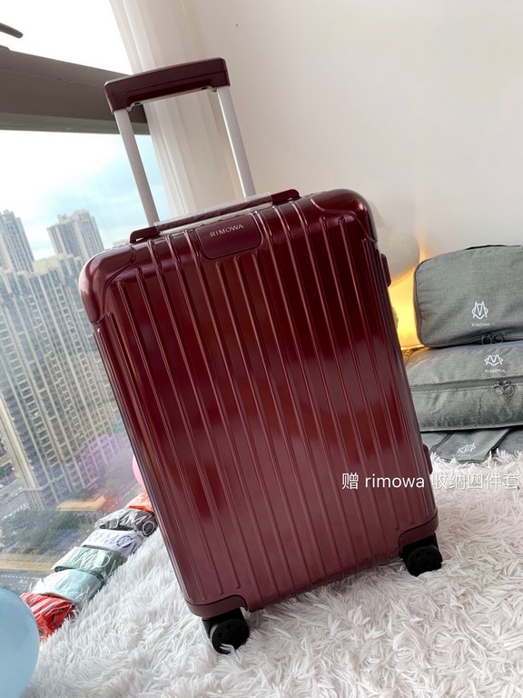 Rimowa Trolley caseluggageUltra-light pc zipper case, must get the same high value trolley case of YiYiChixi! Rimowa Essential new color collection! When you're young, you need to look good to travel! Rimowa Organizer Se