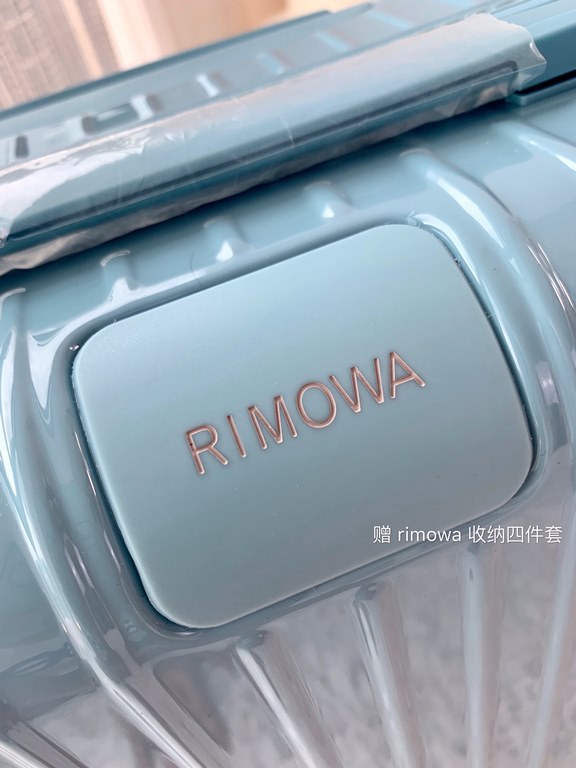 Rimowa Trolley caseluggageUltra-light pc zipper case, must get the same high value trolley case of YiYiChixi! Rimowa Essential new color collection! When you're young, you need to look good to travel! Rimowa Organizer Se