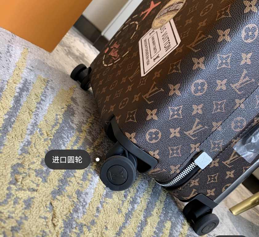 The new Horizon luggage revolutionizes Louis Vuitton's legendary heritage with a creative twist. The iconic Monogram canvas is embellished with travel appliqués that harken back to the brand's traditional luggage design.