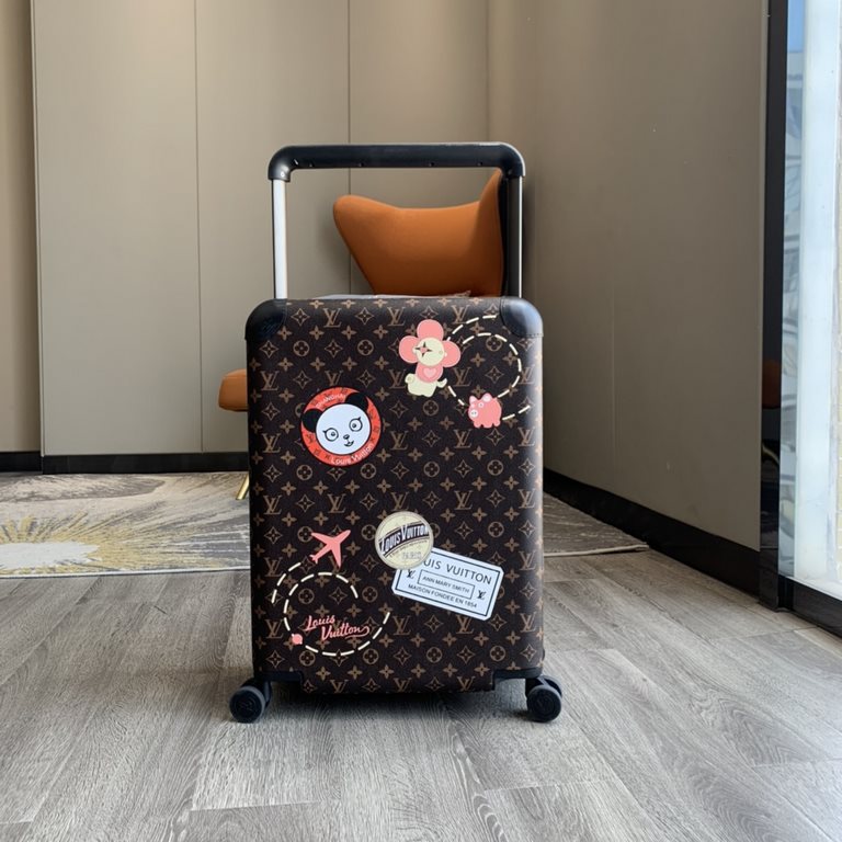 The new Horizon luggage revolutionizes Louis Vuitton's legendary heritage with a creative twist. The iconic Monogram canvas is embellished with travel appliqués that harken back to the brand's traditional luggage design.