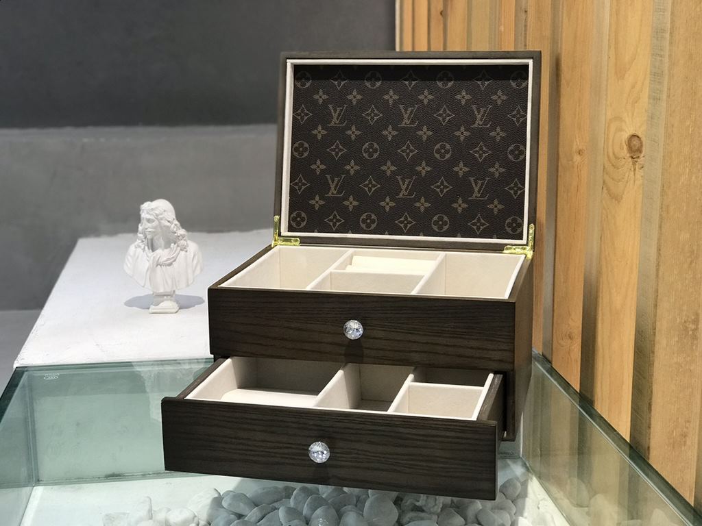 #New product first #Double solid wood diamond drawer, multi-functional wooden boxCarefully developed and uniquely crafted.#Exclusive customized background #(Impeccable) Size ：2921.516Weight ：2.5kg